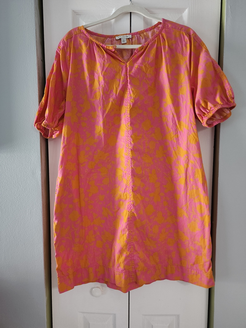Free Assembly Bright Pink Shift Dress with Yellow Floral Print Size L RESORT